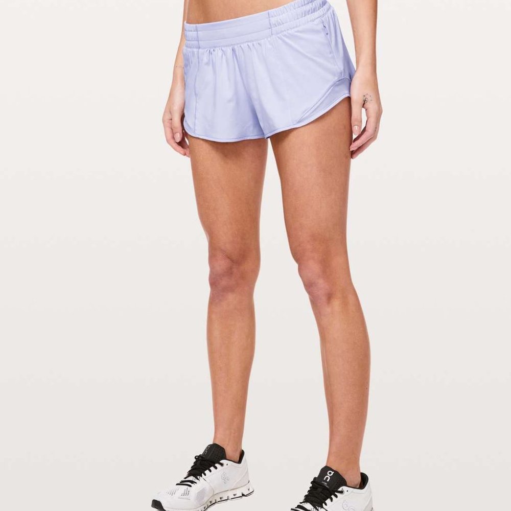 NWT LULULEMON HOTTY HOT SHORTS 2.5" - Picture 4 of 4